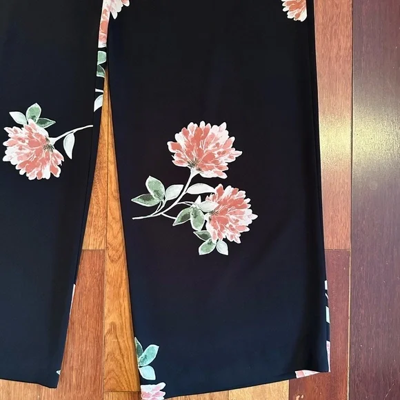 Dynamite | Black and pink floral wide leg pants size large - Picture 3 of 6